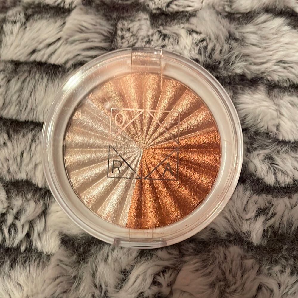 NWOT- Ofra x nikkietutorials Highlighter. Opened to see colors but never used.